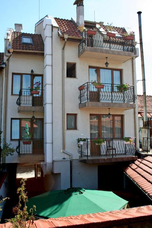 Family Hotel Zora Razlog Buitenkant foto
