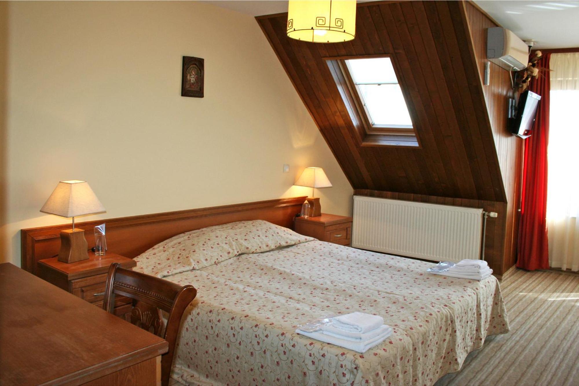 Family Hotel Zora Razlog Buitenkant foto
